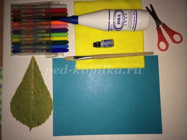 Аппликация из листьев с элементами рисования